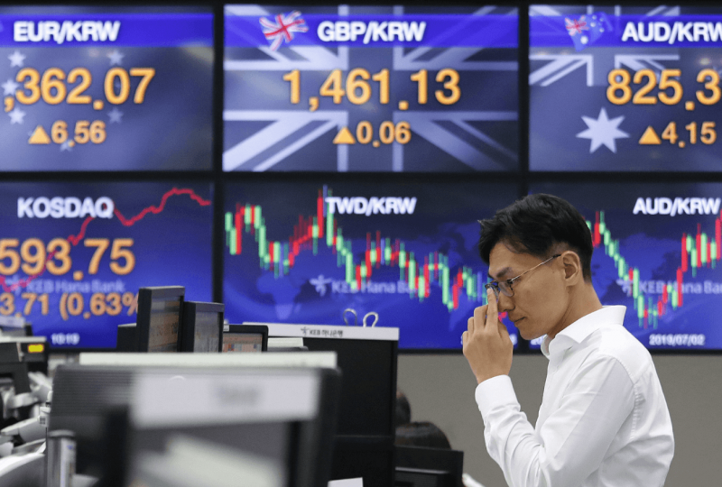 Asian Tech Rout Worsens as China Index Closes Near Record Low