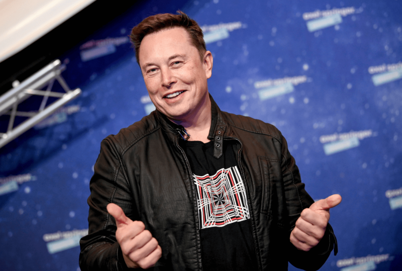 Elon Musk Keeps Fans Guessing by Tweeting Mysterious Chinese Poem