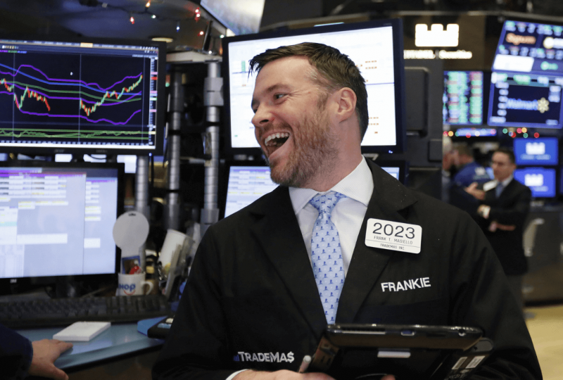 4 Healthcare Stocks That Wall Street Analysts Love